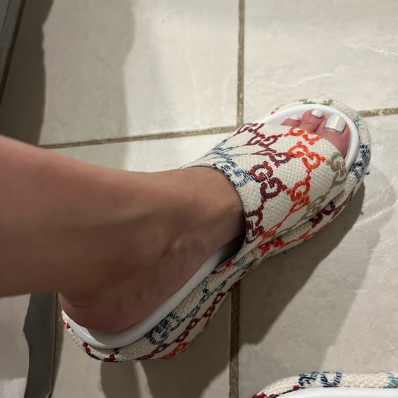 New never worn wedge! - Picture 7 of 7